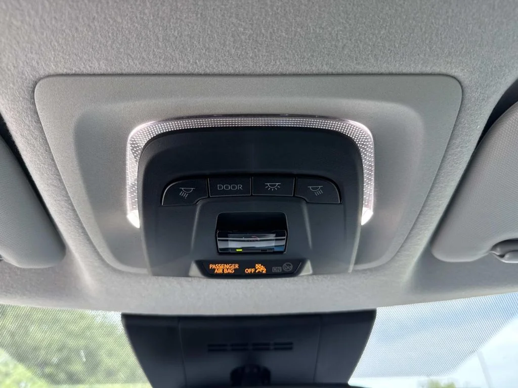 Used 2025  Toyota L image 41