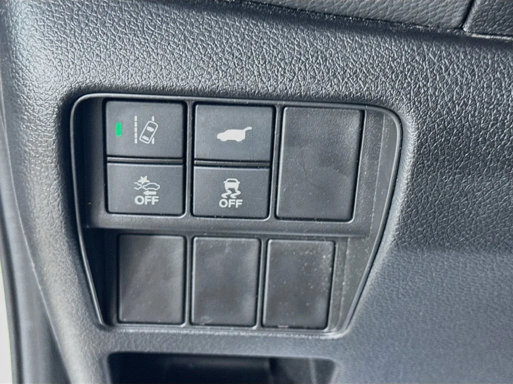 Certified Used 2021 White Honda Touring image 10