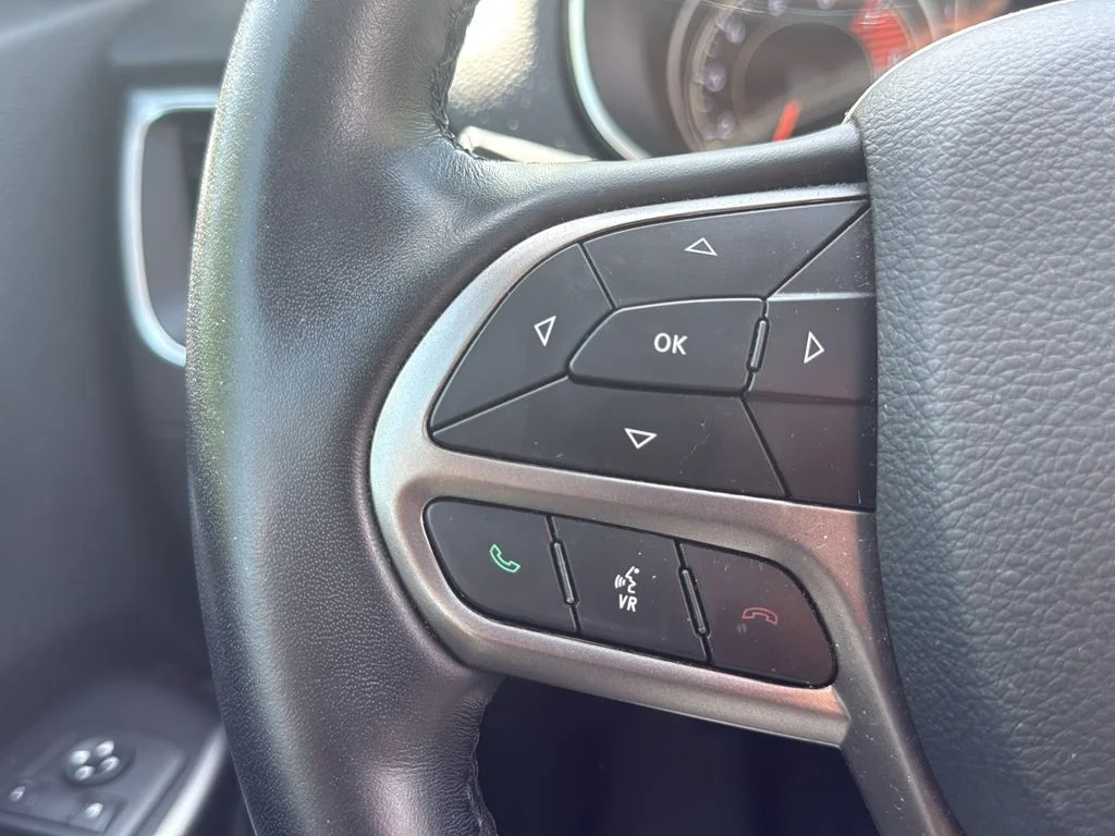 Used 2020 Blue Jeep Latitude Plus image 13