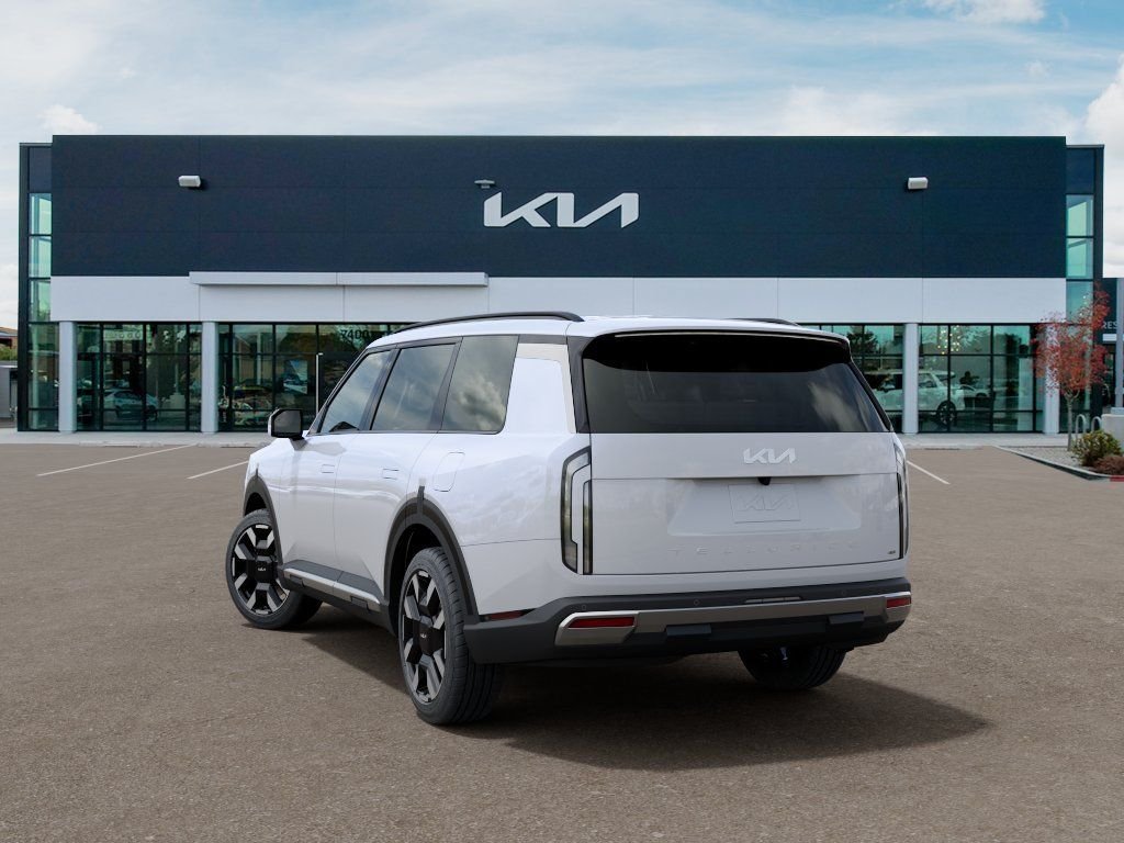 New 2027 White Kia S image 4
