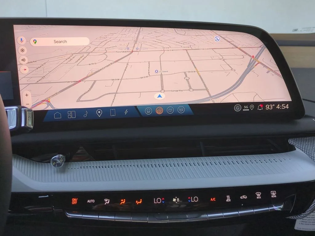 2026 Cadillac OPTIQ Luxury - Photo 14