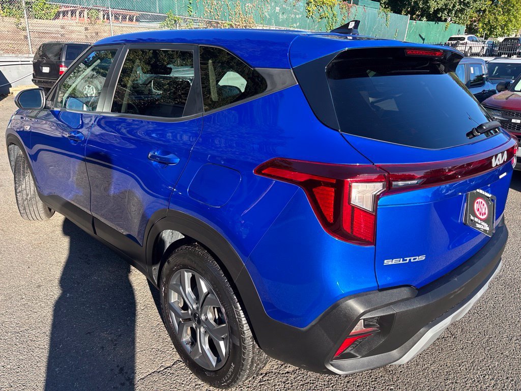 Certified Used 2024 Blue Kia LX image 4