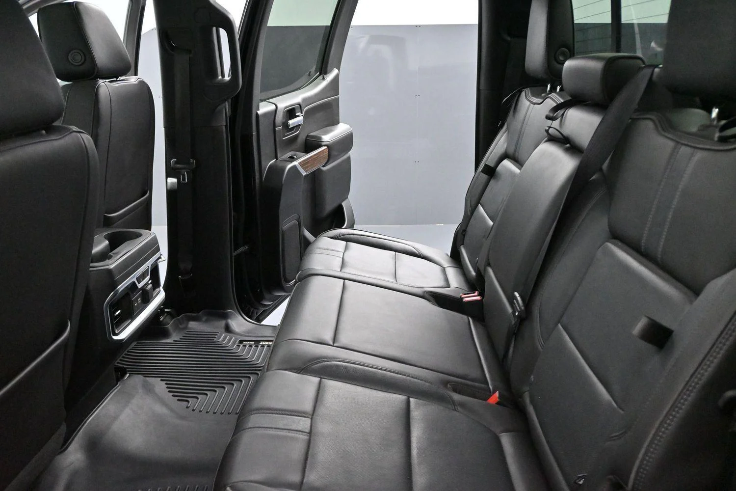 Used 2019 BLACK Chevrolet High Country image 31