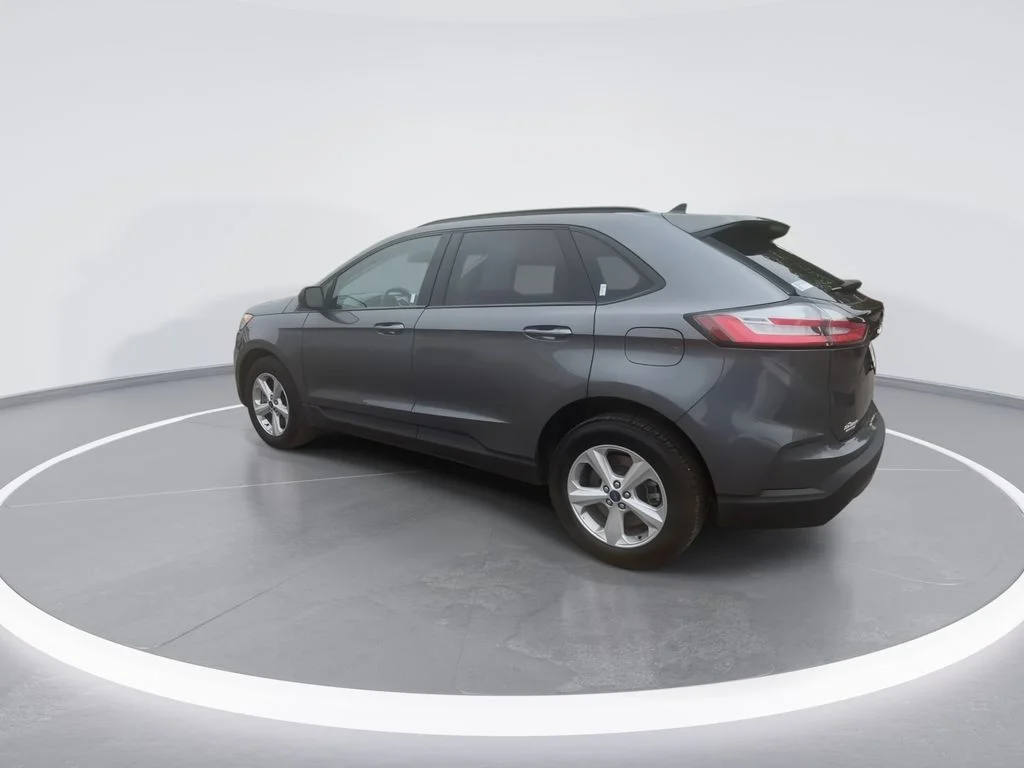 Used 2022 Gray Ford SE image 6