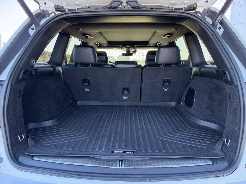 Used 2024 White Jeep Overland image 4