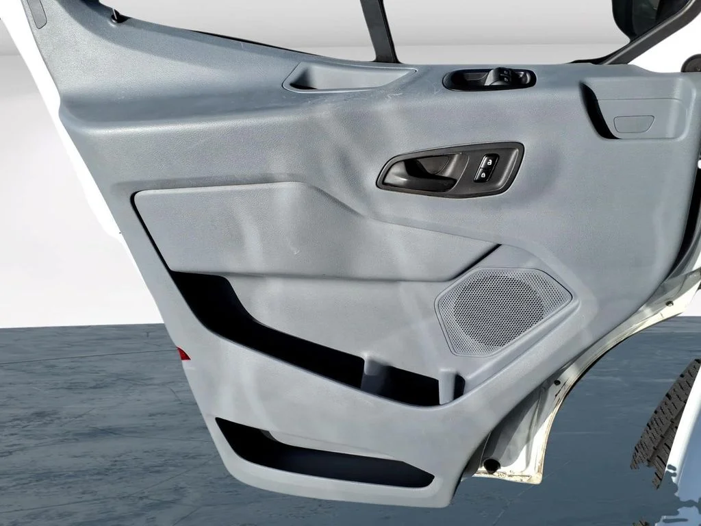 Used 2015 White Ford XL image 23