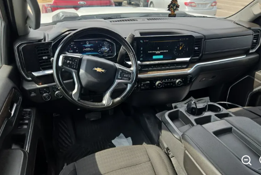Used 2024 White Chevrolet LT image 9