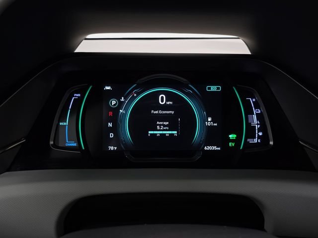 Used 2020 White Hyundai SE image 19
