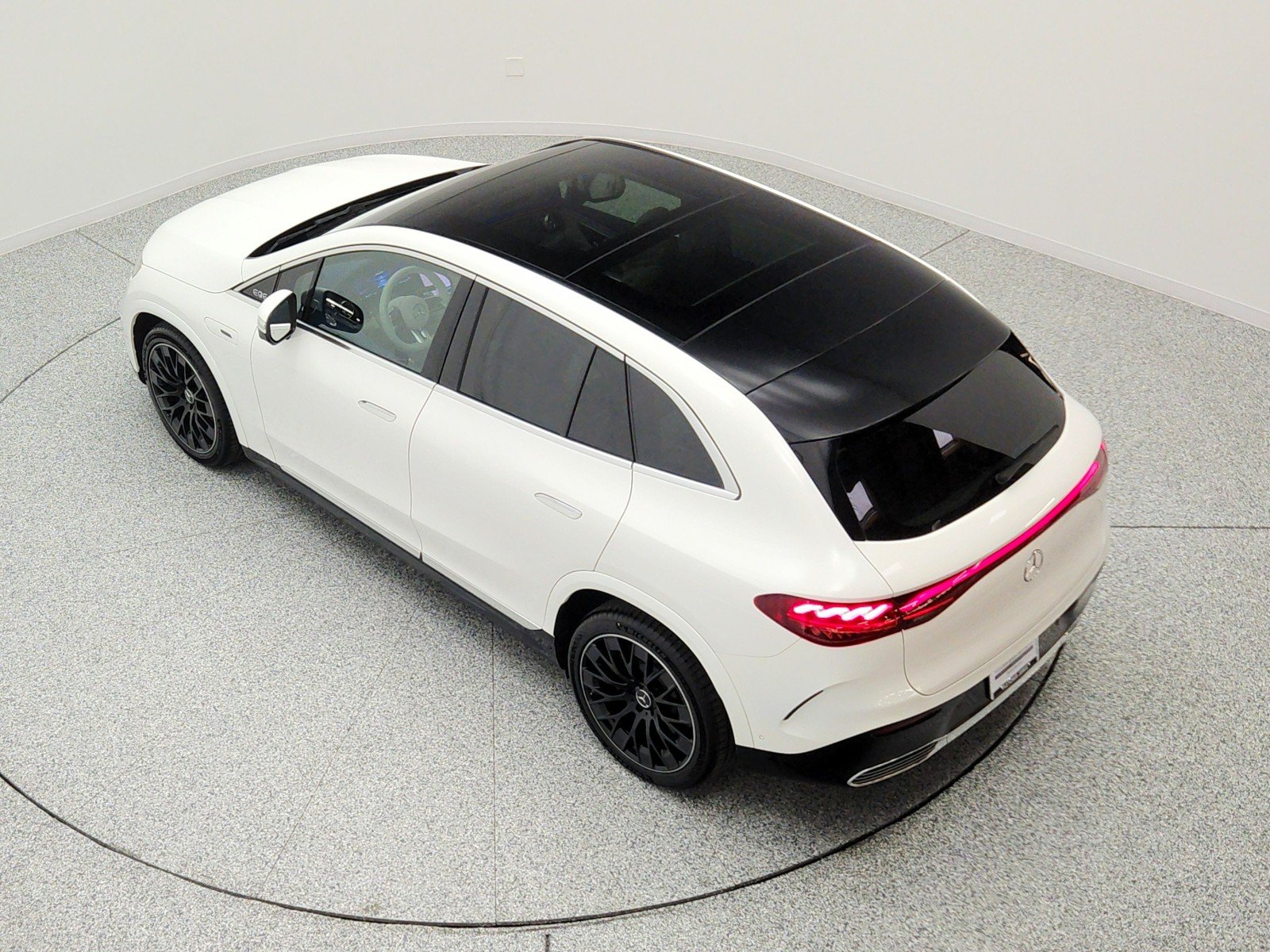 Used 2024 Polar White Mercedes-Benz AMG® EQE 4MATIC+ SUV image 28