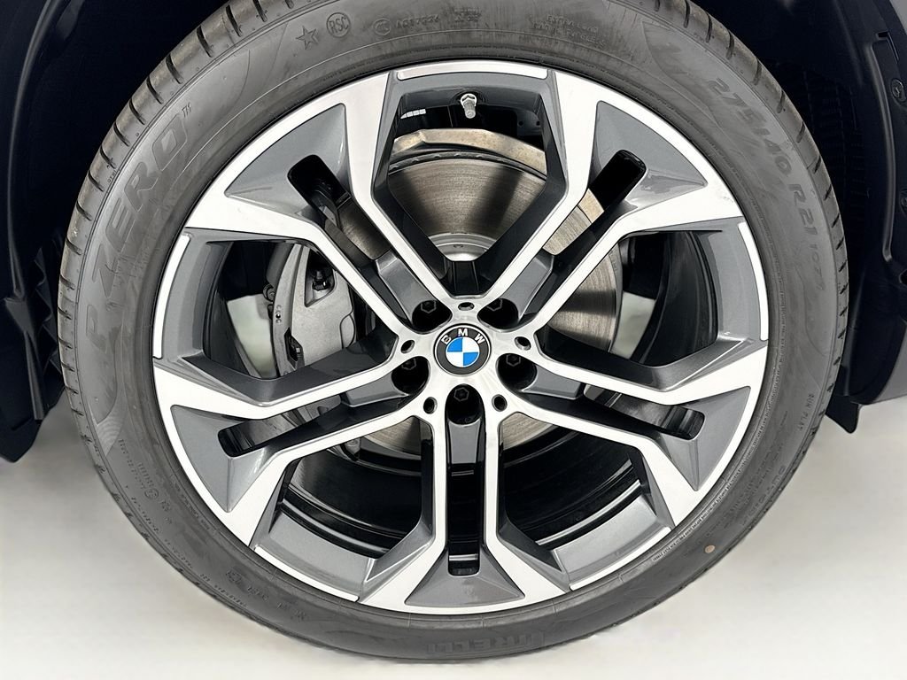 New 2026 White Metallic BMW sDrive40i image 31