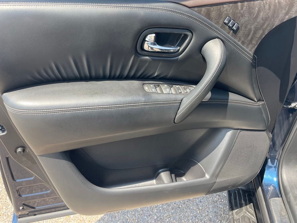 Used 2022 Blue Nissan Platinum image 9