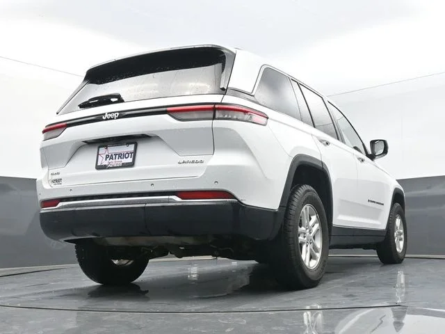 Used 2024 White Jeep Laredo image 41