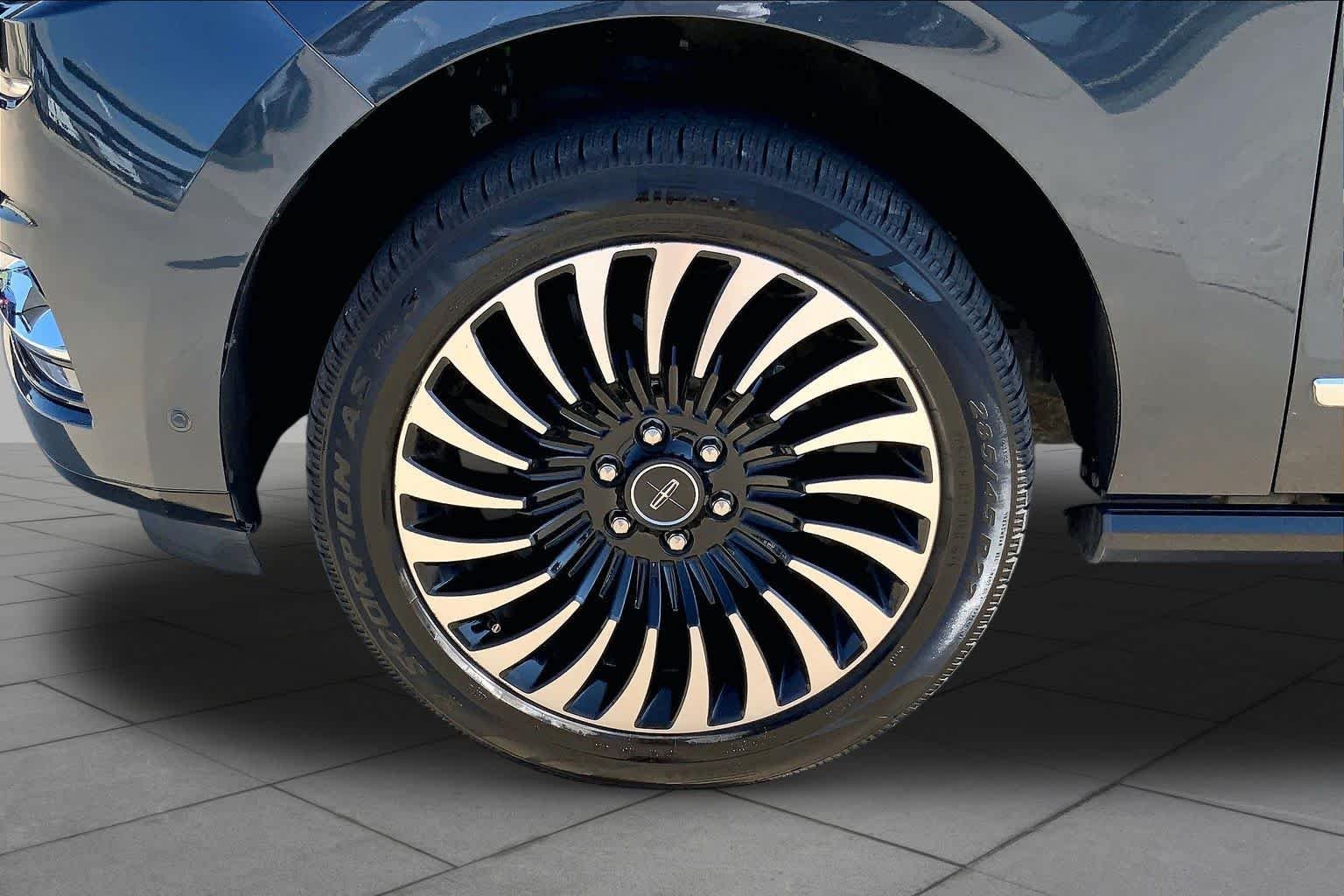 Used 2021 Flight Blue Lincoln Black Label image 10