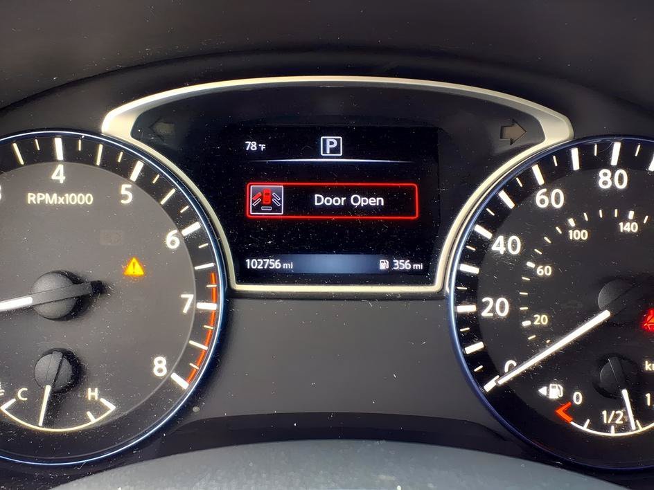 Used 2017 Pearl White Nissan 2.5 SR image 25