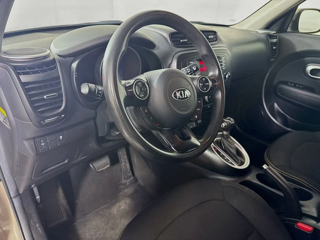 Used 2014 Brown Kia Plus image 9