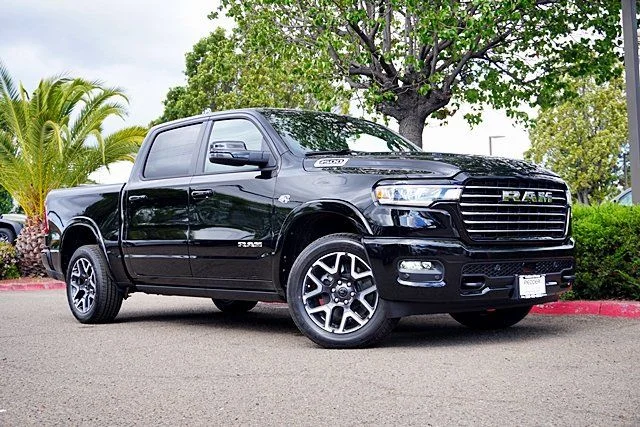 New 2026 Diamond Black Crystal Pearl-Coat Exterior Paint RAM Laramie image 2