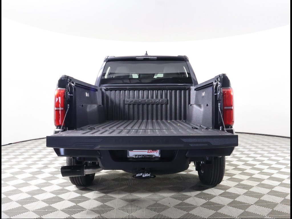 2026 Toyota Tacoma SR5 - Photo 13