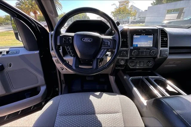 Used 2018 Shadow Black Ford XLT image 5