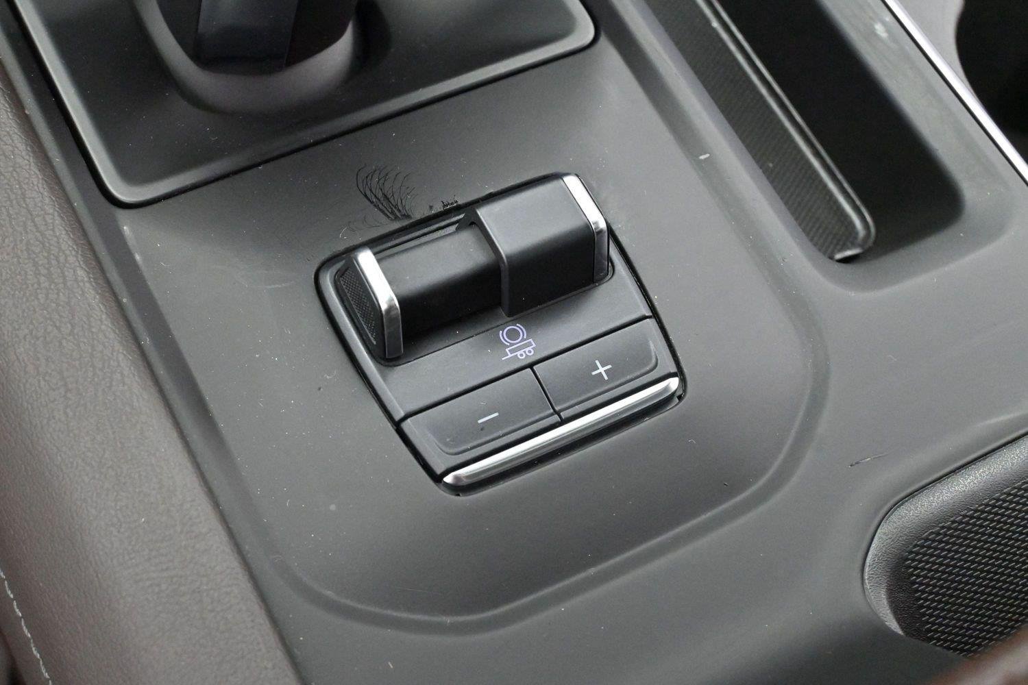 Used 2024 White Frost Tricoat GMC Denali image 22