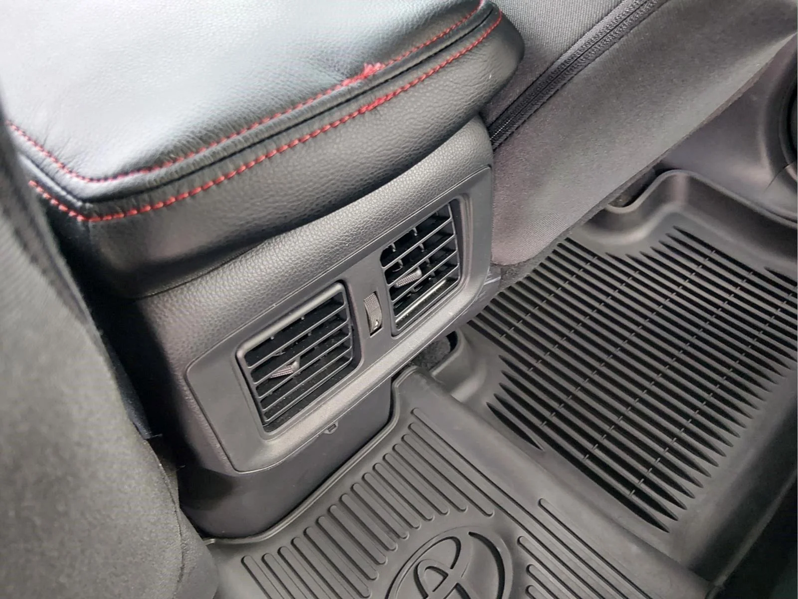 Used 2025 Ice Cap Toyota LE image 18