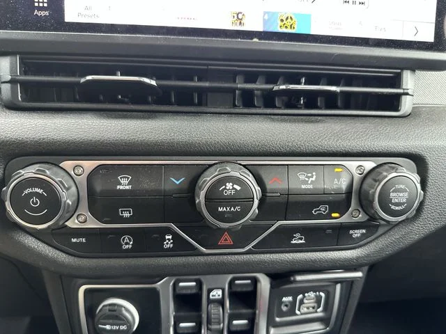Used 2024 Gray Jeep Sport S image 19