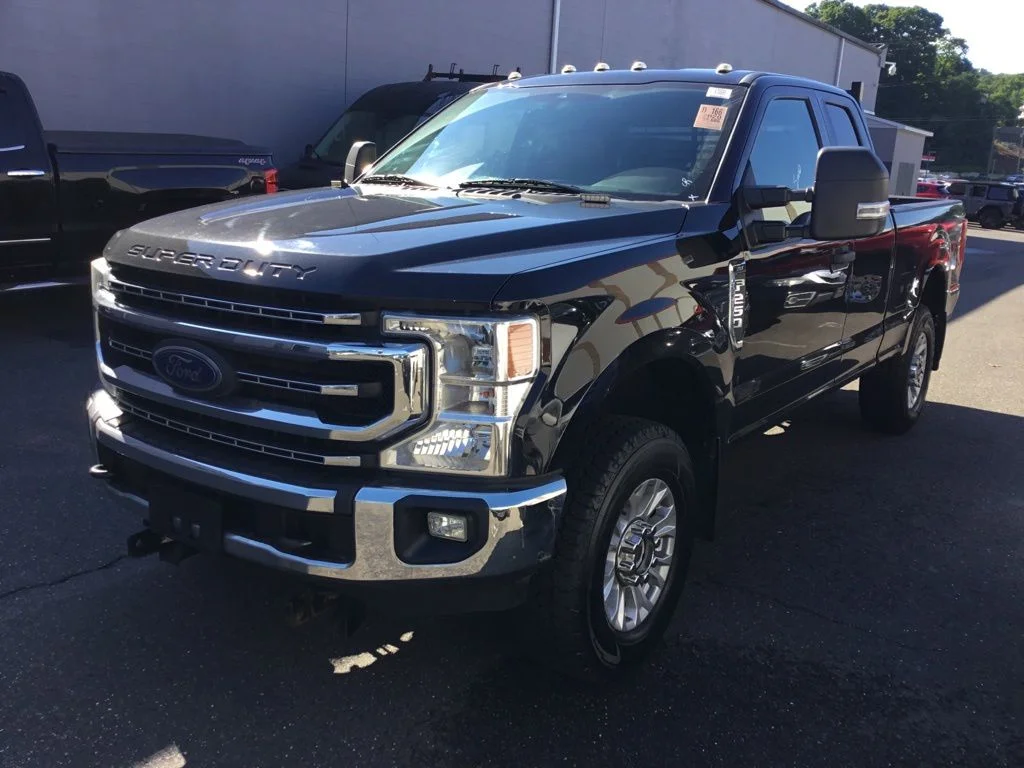 Used 2020 Black Ford XLT image 3