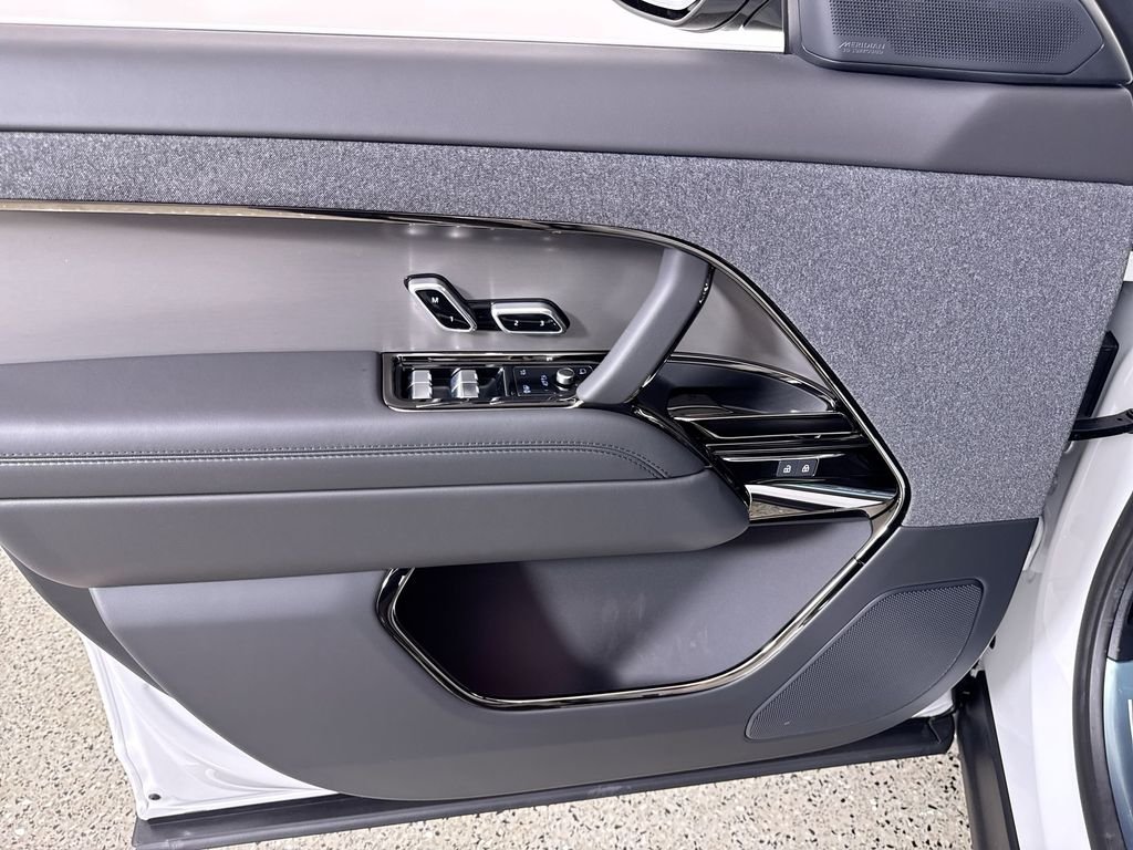 New 2026 FUJI WHT Land Rover SE image 13