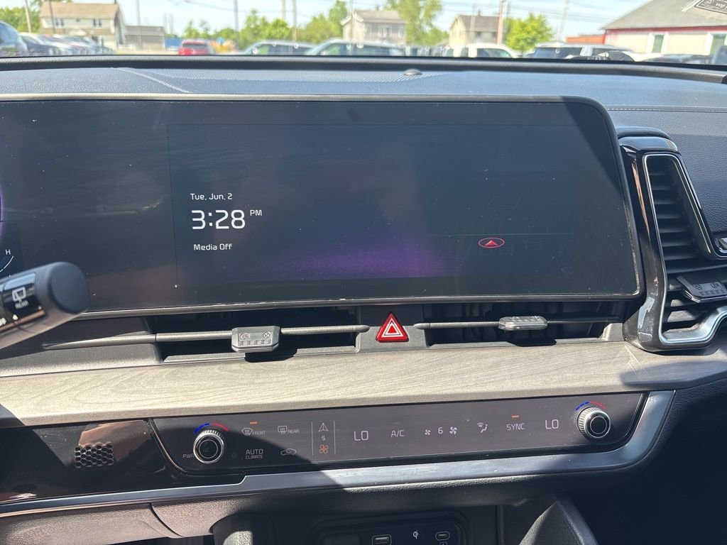 Used 2023 White Kia X-Line image 20