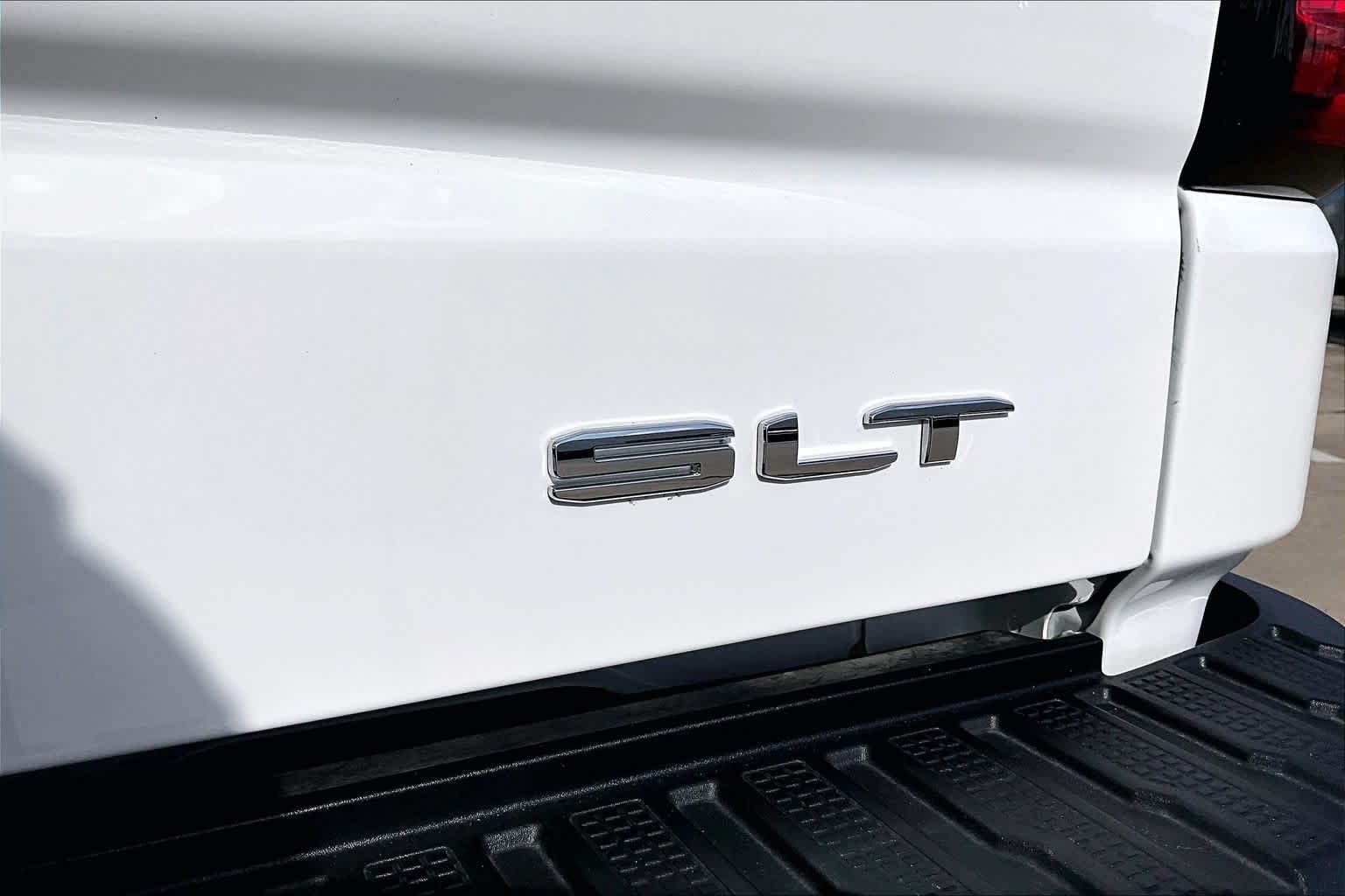 Used 2026 Summit White GMC SLT image 10