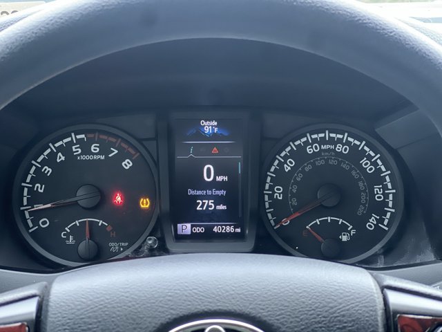 Used 2018  Toyota  image 16