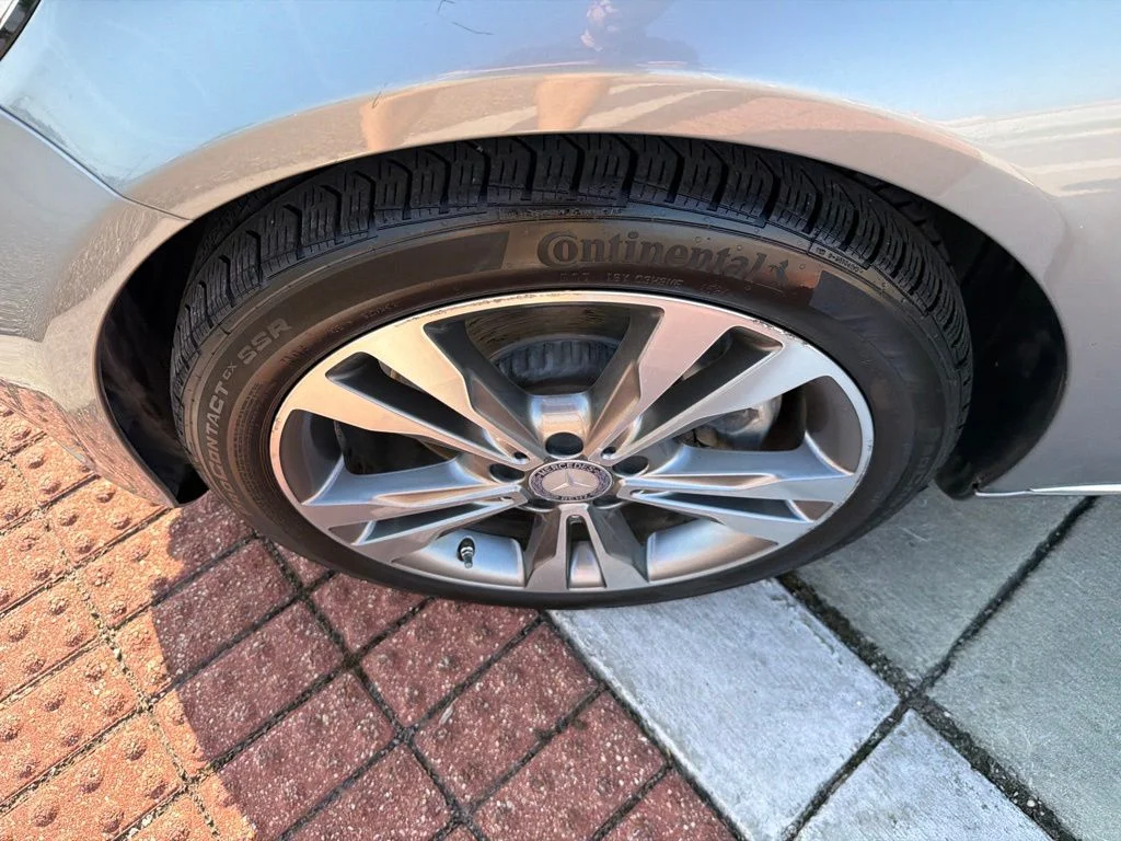 Used 2016 Silver Mercedes-Benz C 300 image 9