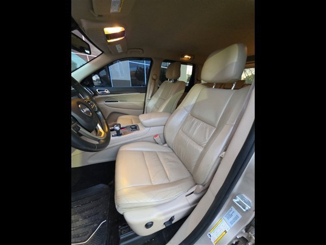 Used 2015 Beige Jeep Limited image 1