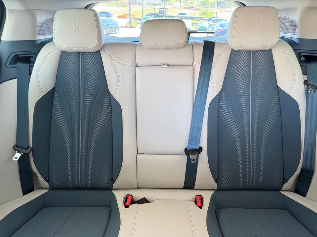 Certified Used 2025 Bianco Astro Maserati Folgore image 15