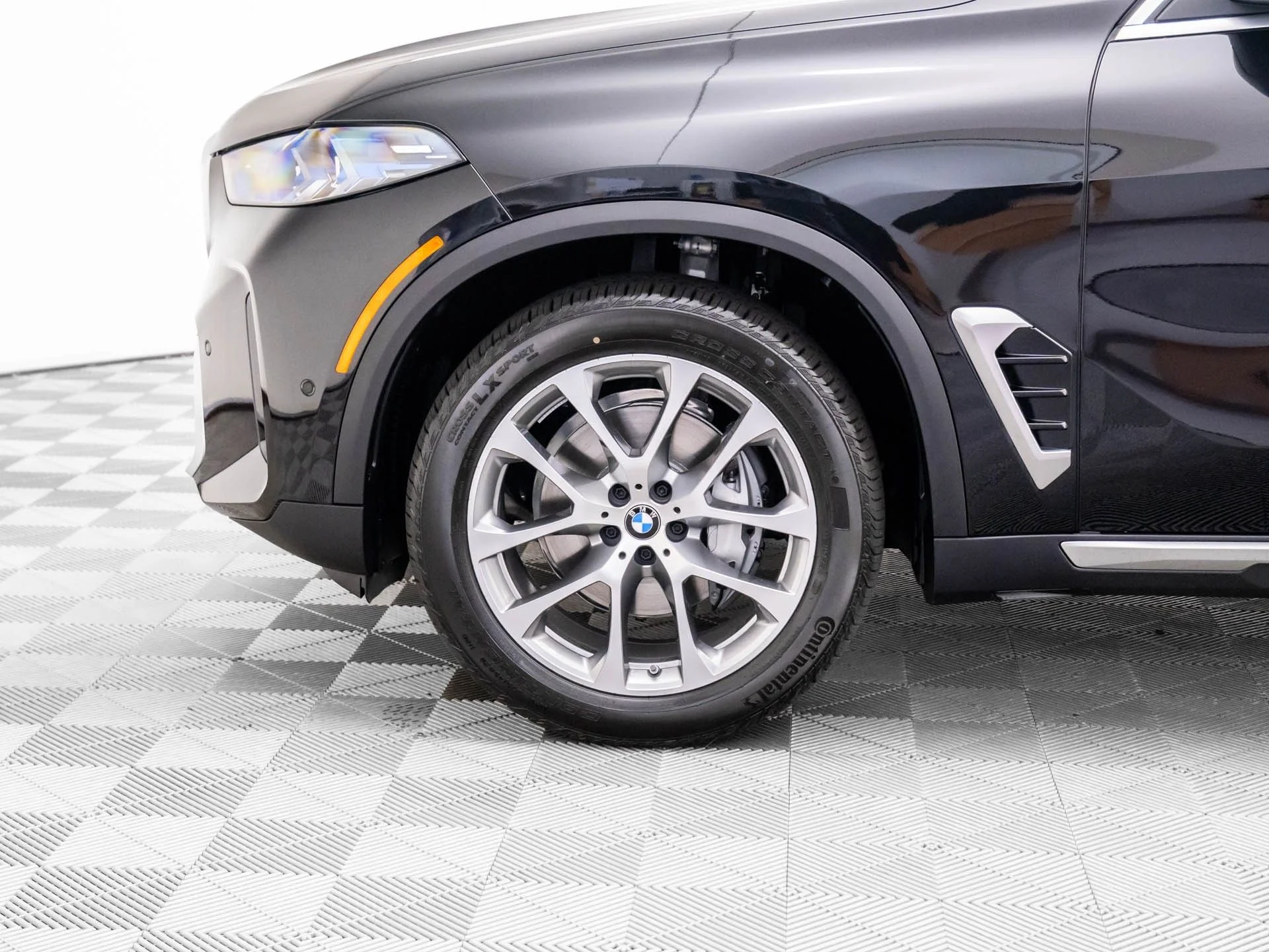 Certified Used 2026 Black BMW xDrive40i image 33
