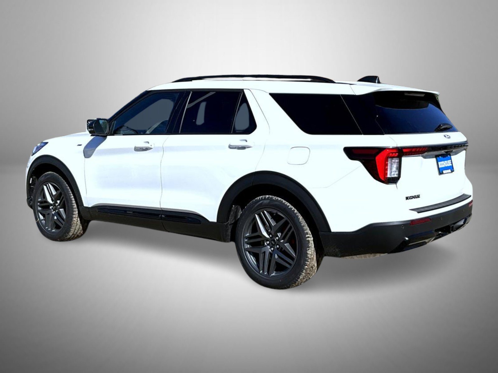 New 2027 Star White Metallic Tri-Coat Ford ST-Line image 7