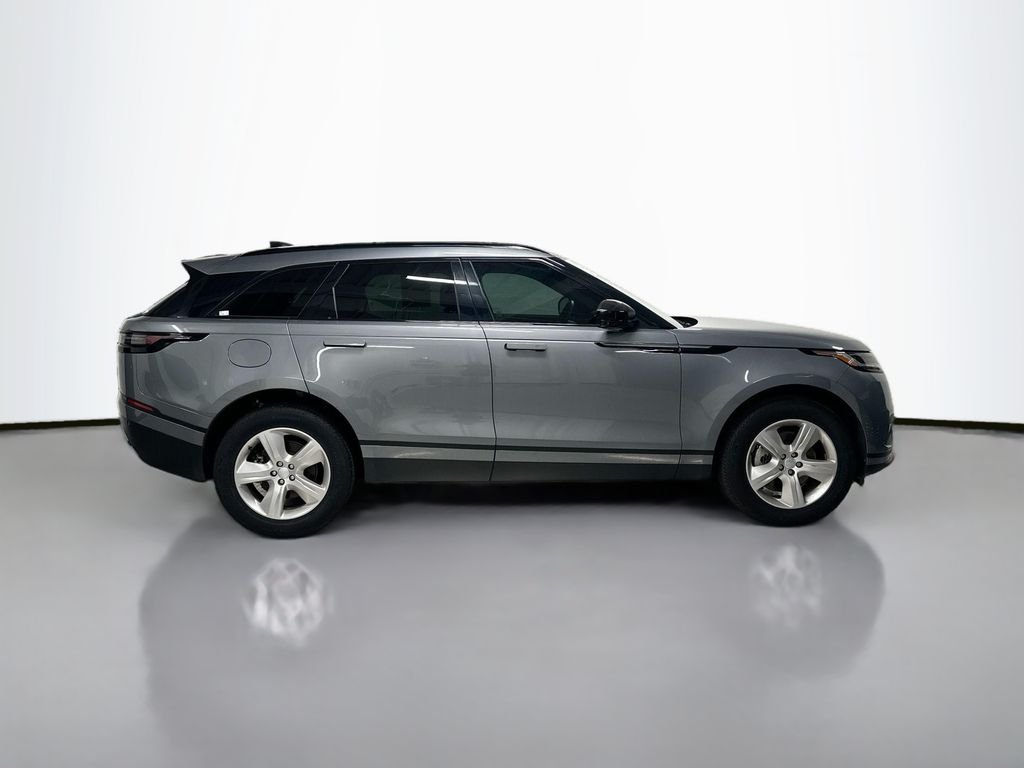 Used 2025  Land Rover S image 8