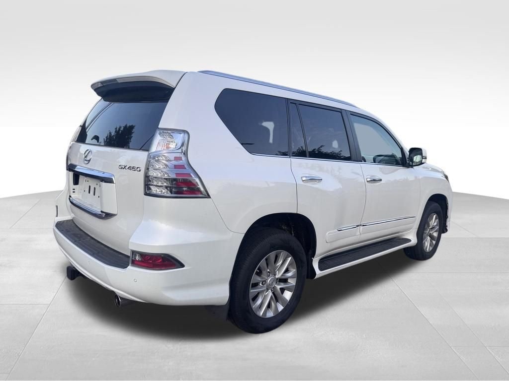 Used 2016  Lexus 460 image 3