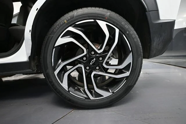 Certified Used 2025 Beige Chevrolet RS image 10