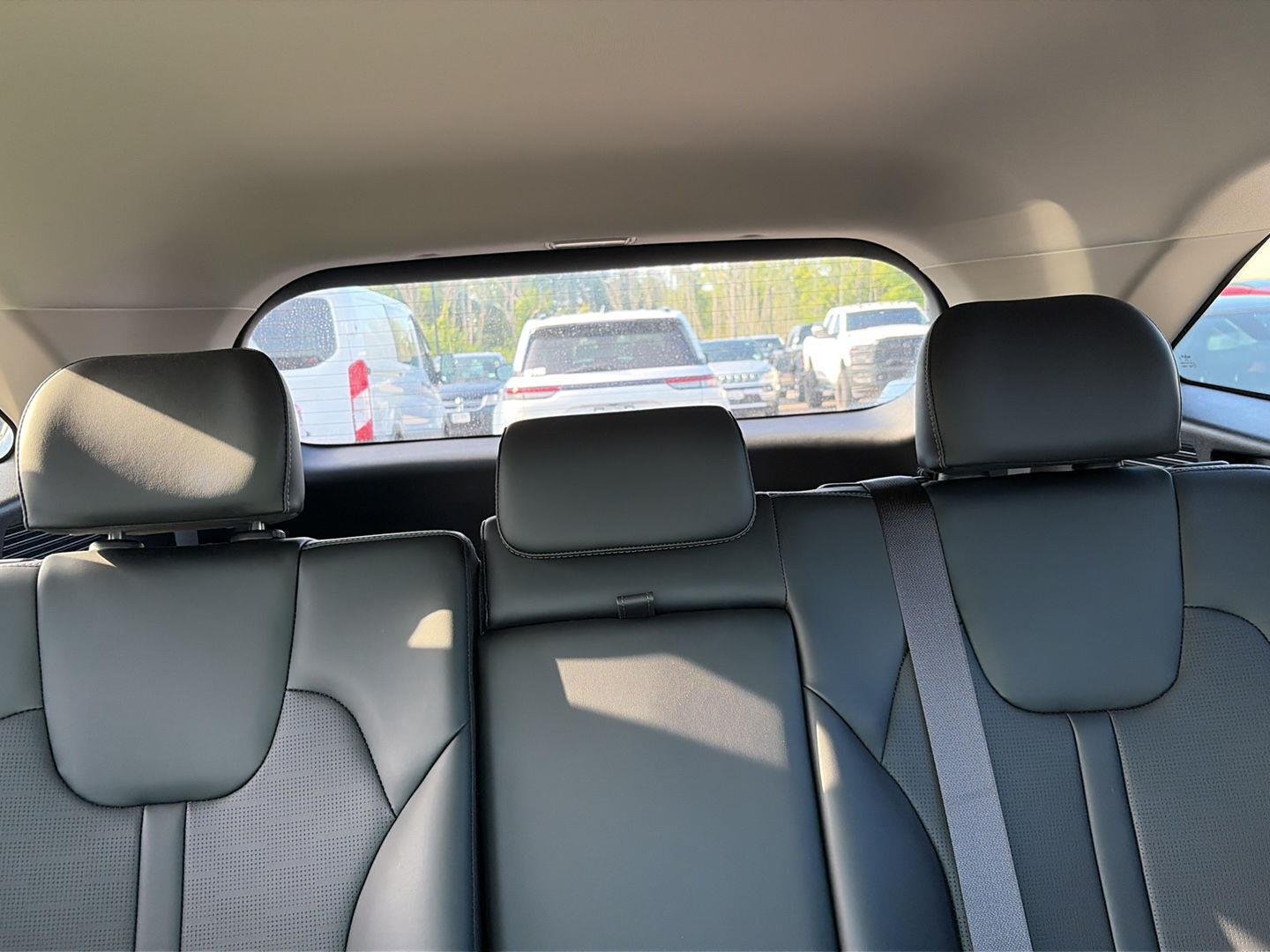 Used 2025 Glacial White Pearl Kia S image 11