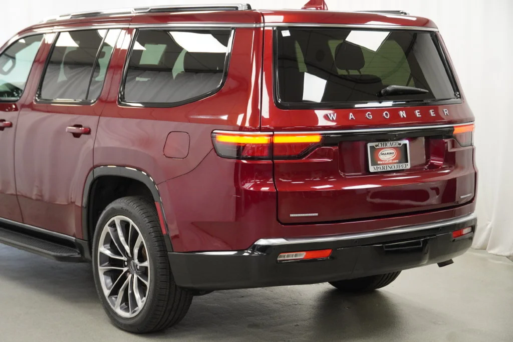 Used 2022 Red Jeep Series II image 17
