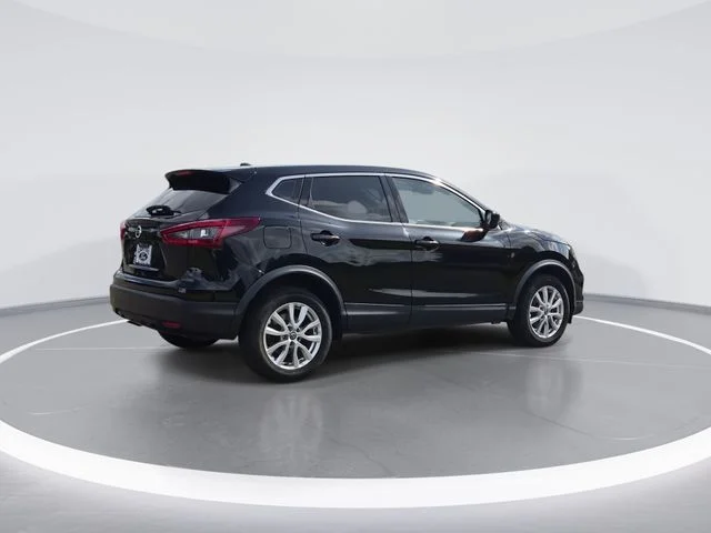 Used 2021 Black Nissan S image 8