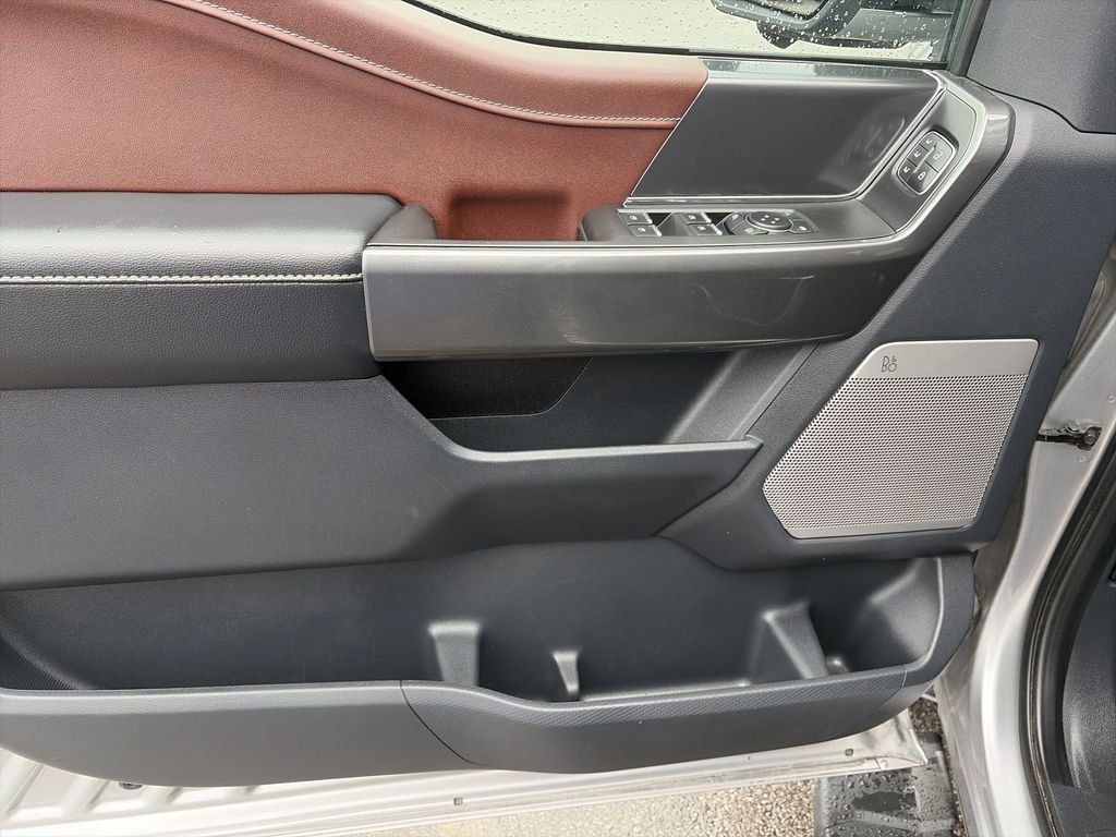 Used 2022 Silver Ford Lariat image 18
