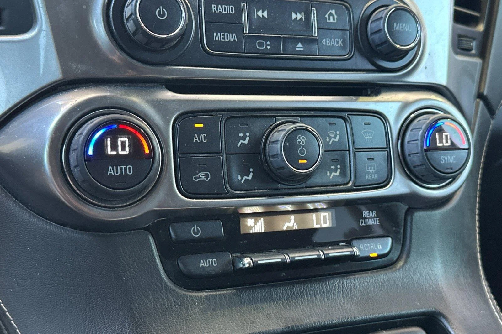 Used 2016 Silver Ice Metallic Chevrolet LS image 21