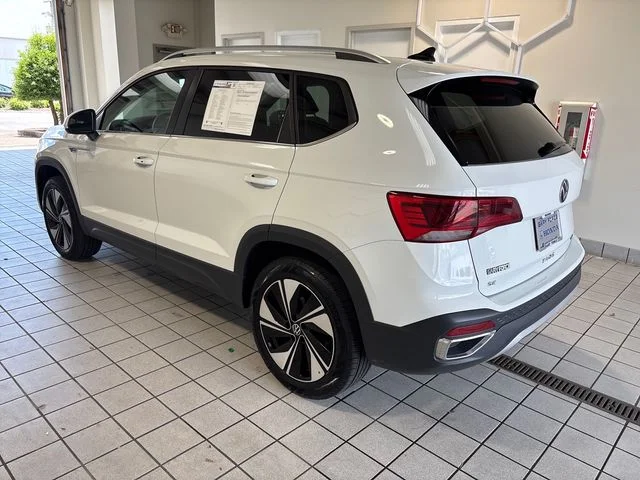 Used 2024  Volkswagen 1.5T SE image 3