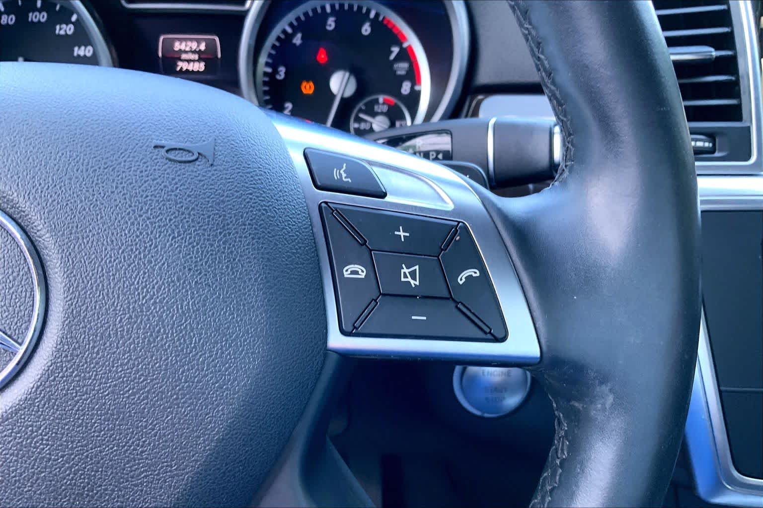 Used 2015 designo Diamond White Metallic Mercedes-Benz ML 350 image 25