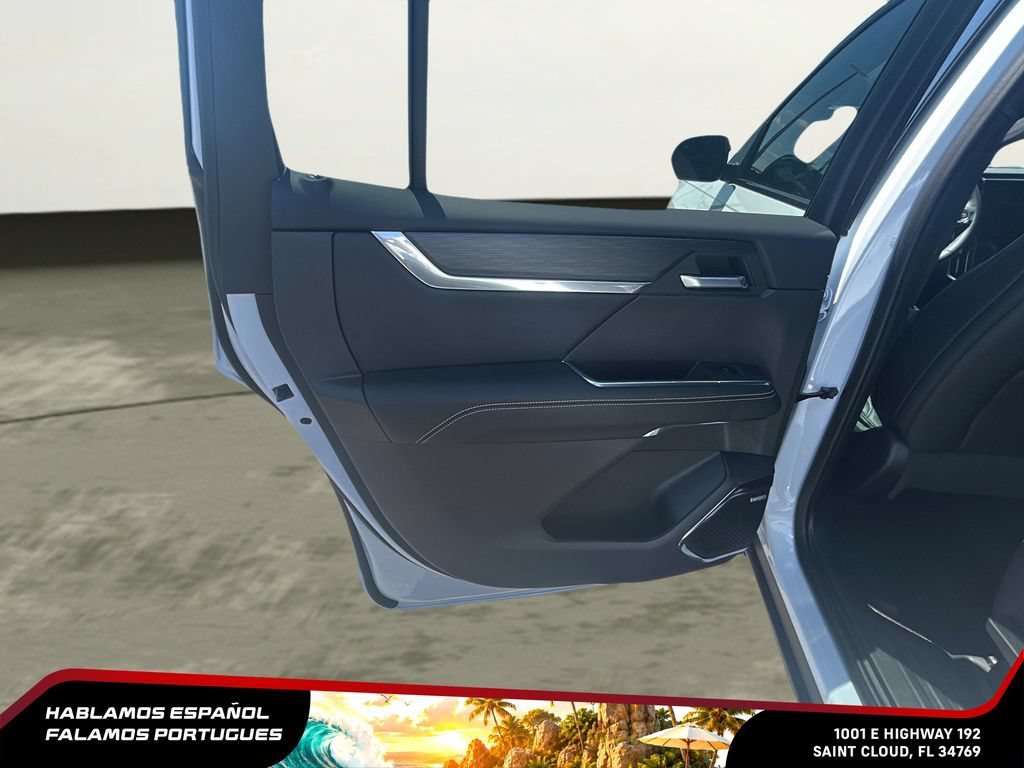 New 2026 Glacier White Tricoat GMC Elevation image 23