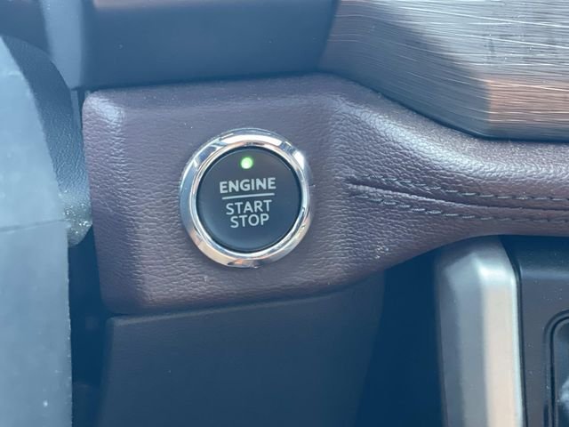 Used 2023 Silver Ford Limited image 26