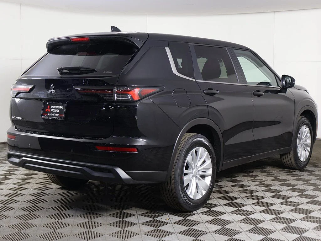 New 2026 Black Mitsubishi ES image 11