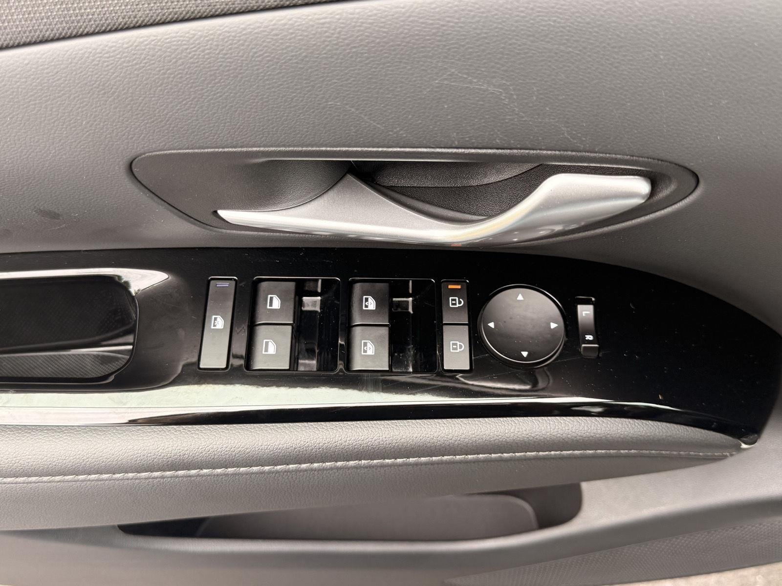2025 Hyundai Tucson Limited - Photo 13
