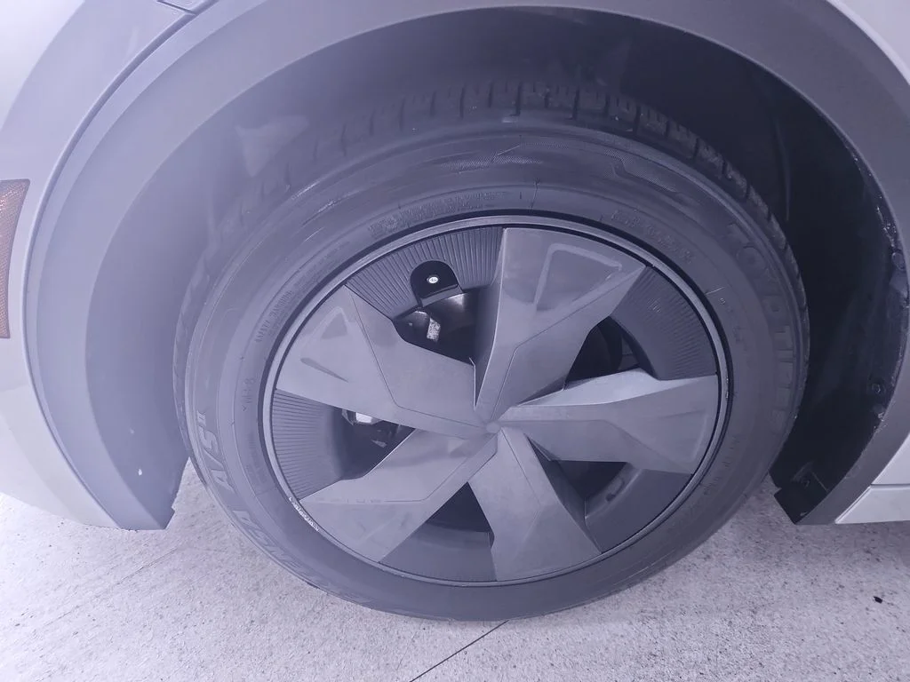 2023 Toyota Prius LE - Photo 10
